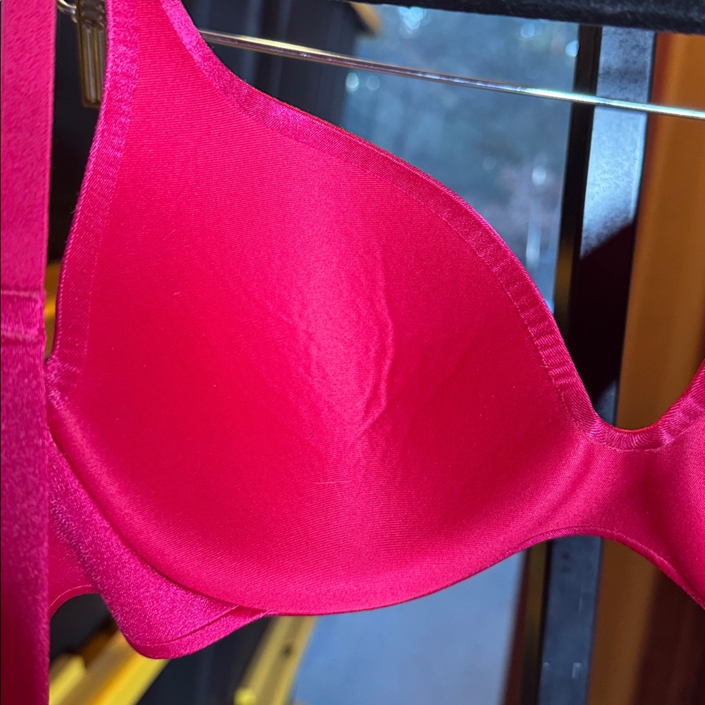 Victoria’s Secret Fuchsia Pink Lined Perfect Coverage Bra Size 34B Seamless - Picture 7 of 7